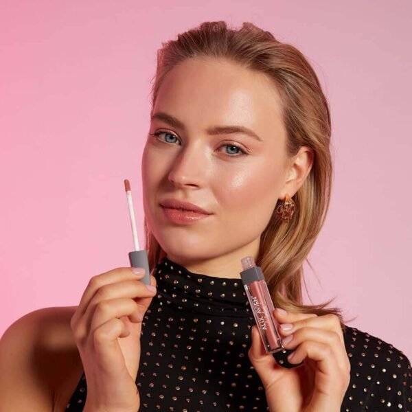 Lipgloss-Model_col.argansdp.com